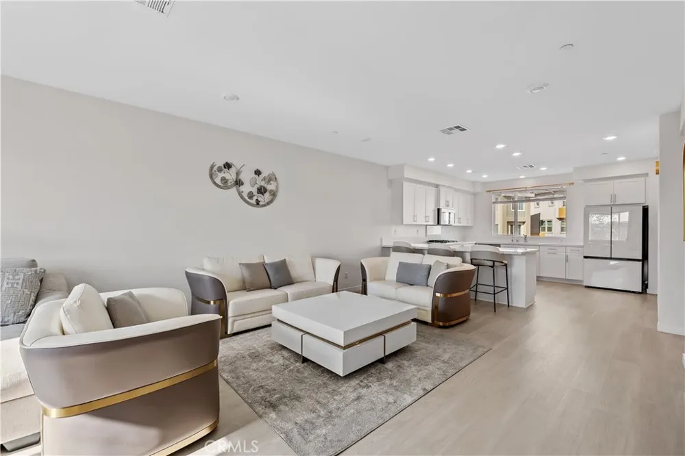 27579 Sanctuary Ct. Valencia, CA 91381