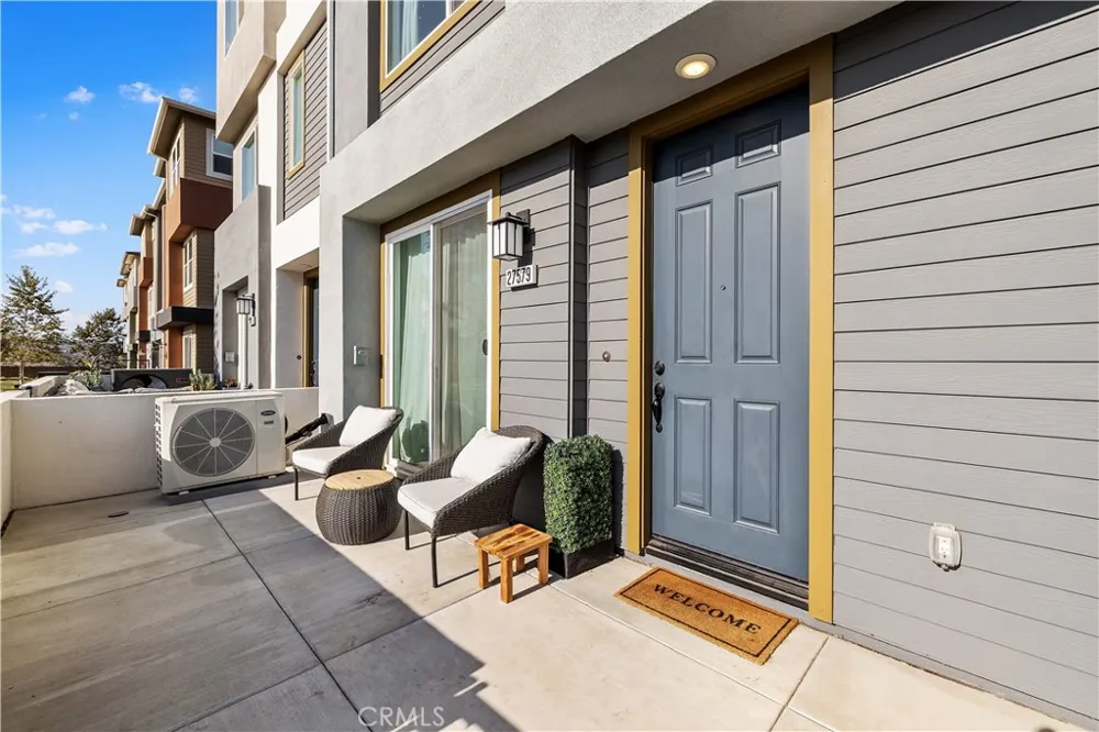 27579 Sanctuary Ct. Valencia, CA 91381