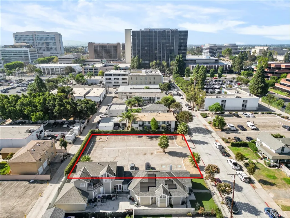 835 Patron Street Santa Ana, CA 92701