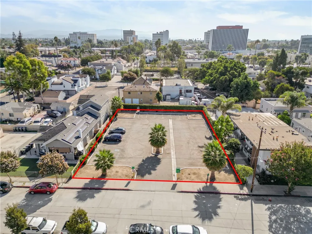 835 Patron Street Santa Ana, CA 92701