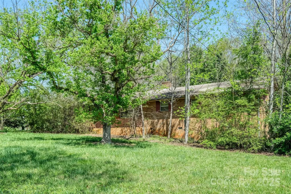 1100 Zion Church Road Hickory, NC 28602