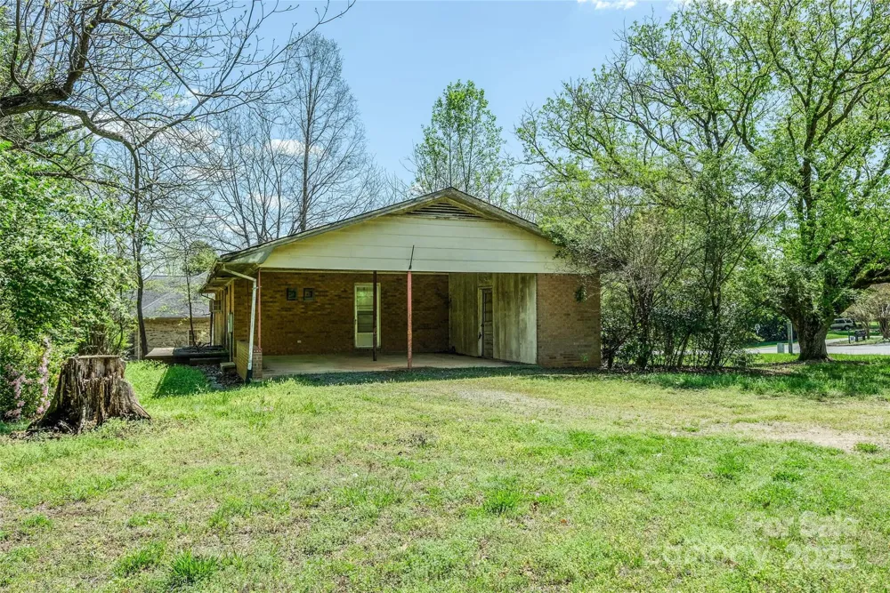 1100 Zion Church Road Hickory, NC 28602