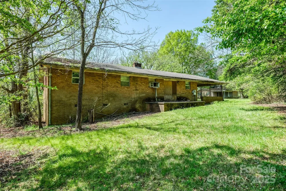 1100 Zion Church Road Hickory, NC 28602