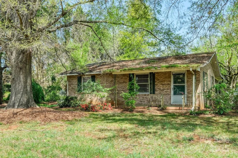 1100 Zion Church Road Hickory, NC 28602