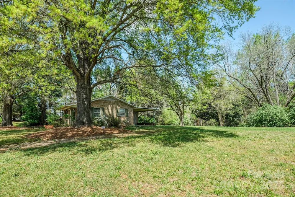 1100 Zion Church Road Hickory, NC 28602