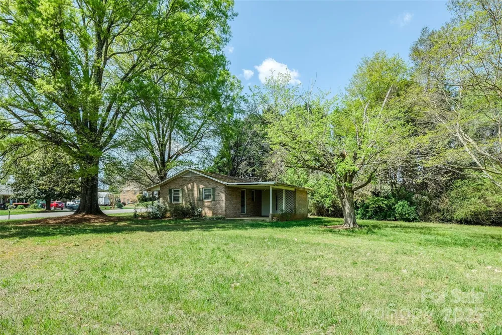 1100 Zion Church Road Hickory, NC 28602