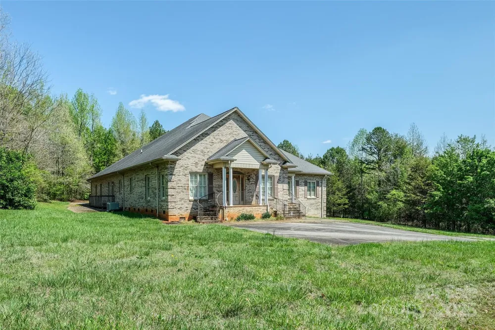 1100 Zion Church Road Hickory, NC 28602