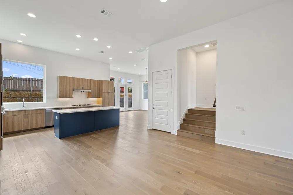 7321 Annette Cove Austin, TX 78724