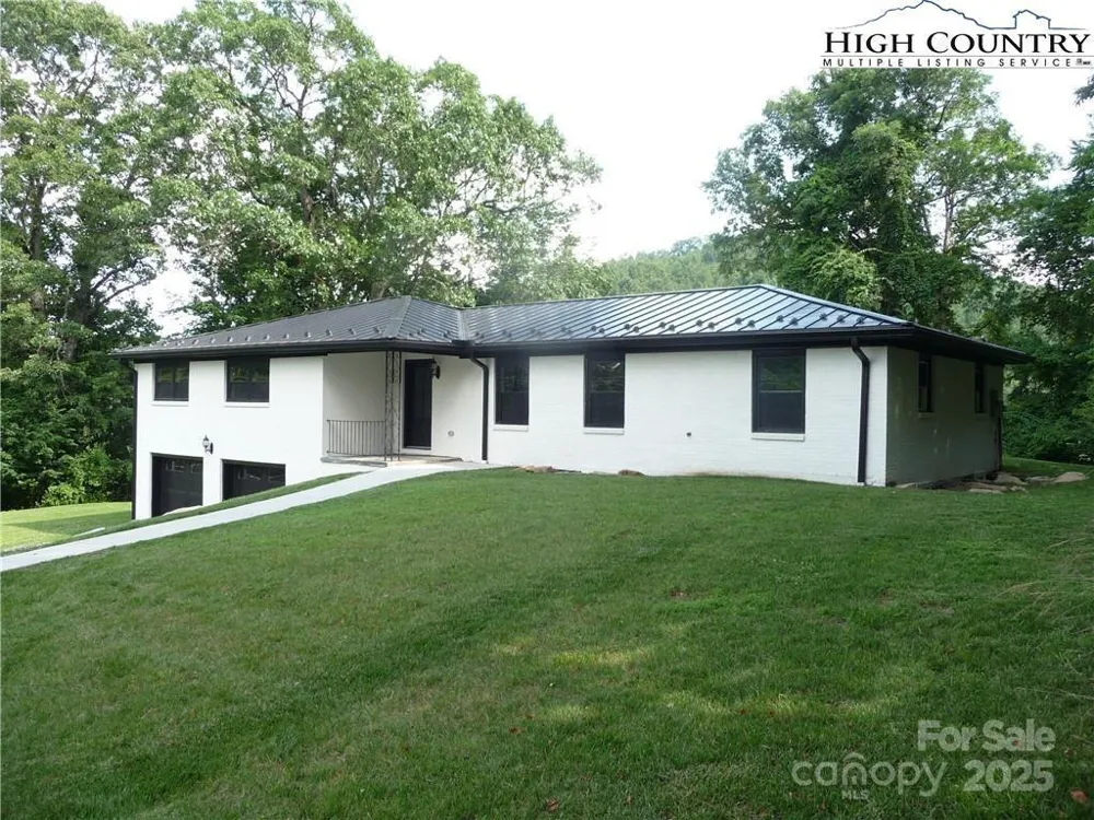 384 New River Heights #12 Boone, NC 28607