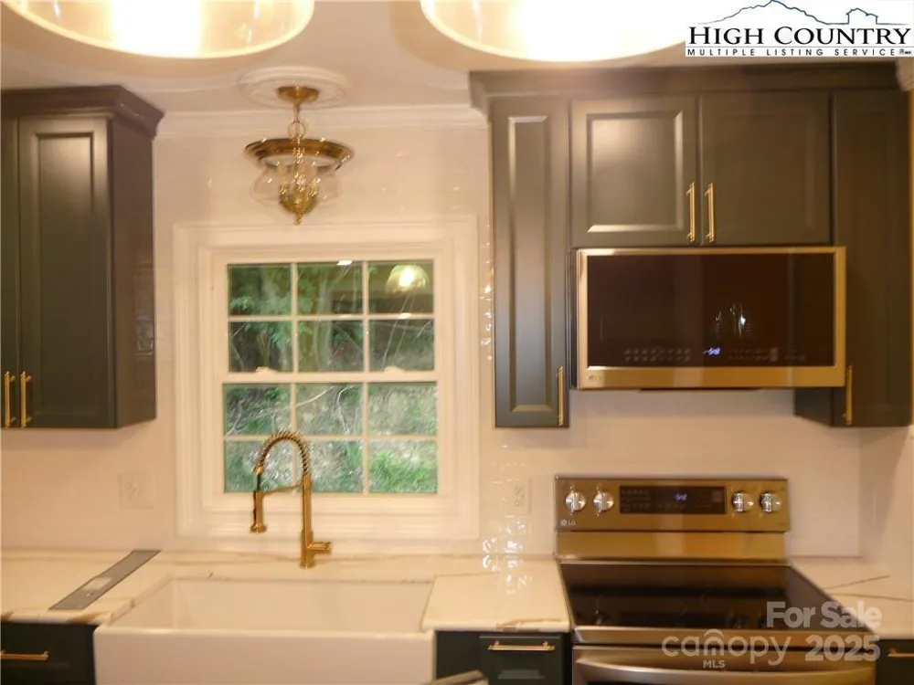 384 New River Heights #12 Boone, NC 28607