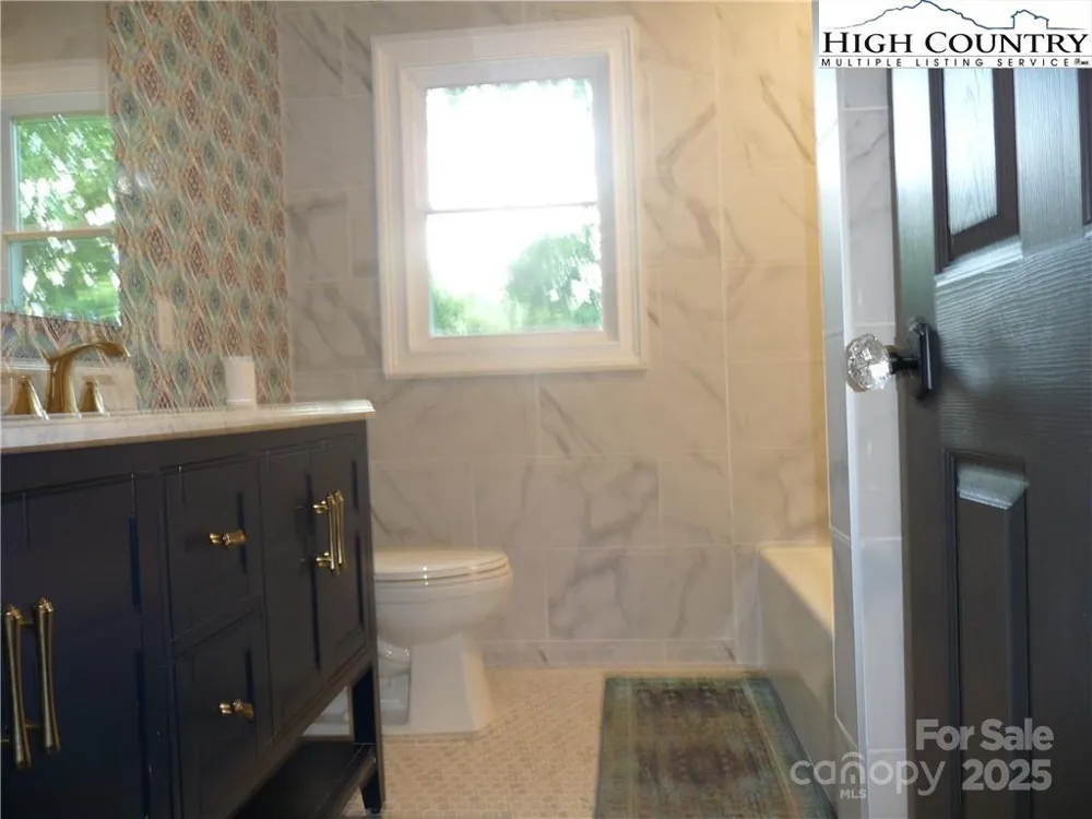 384 New River Heights #12 Boone, NC 28607