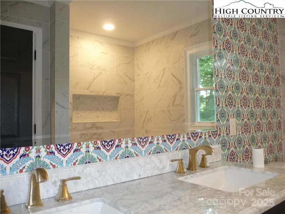 384 New River Heights #12 Boone, NC 28607