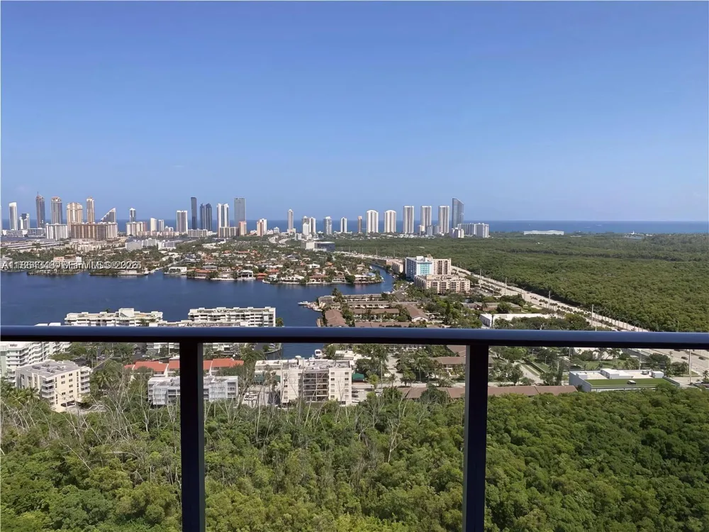 16385 Biscayne Blvd #2118 North Miami Beach, FL 33160
