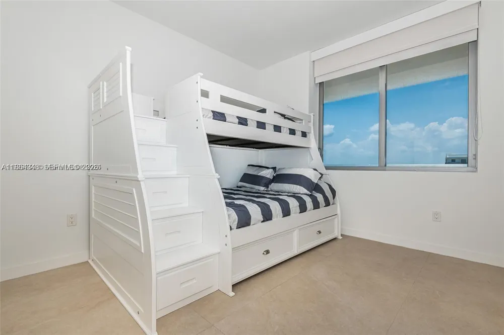 16385 Biscayne Blvd #2118 North Miami Beach, FL 33160