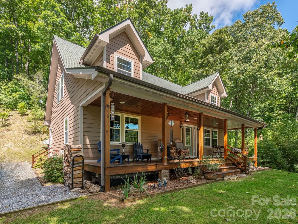 27 Little Roundtop Road Clyde, NC 28721