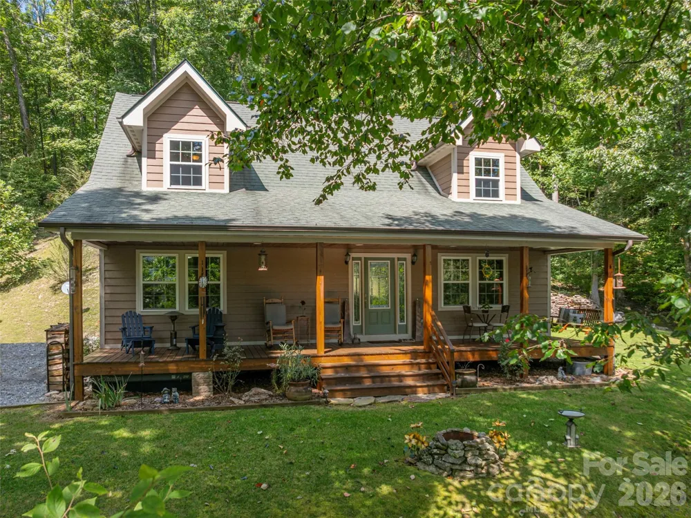 27 Little Roundtop Road Clyde, NC 28721