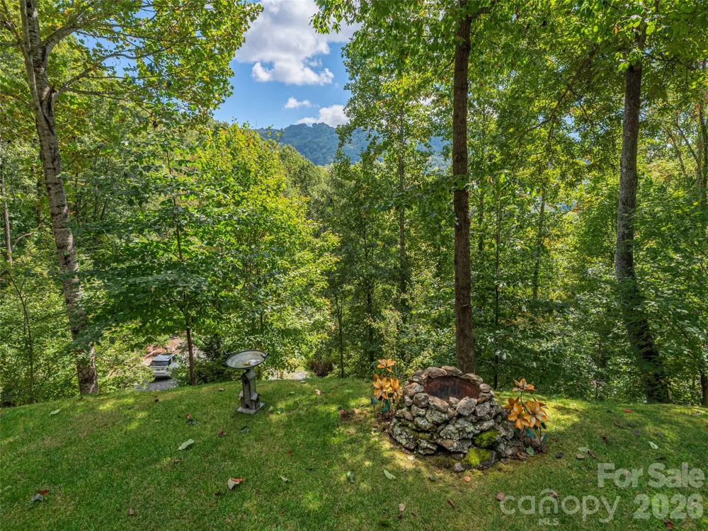 27 Little Roundtop Road Clyde, NC 28721