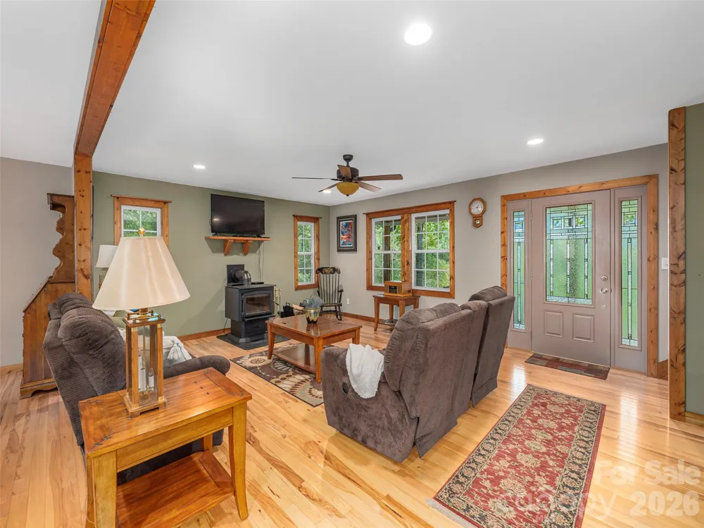 27 Little Roundtop Road Clyde, NC 28721