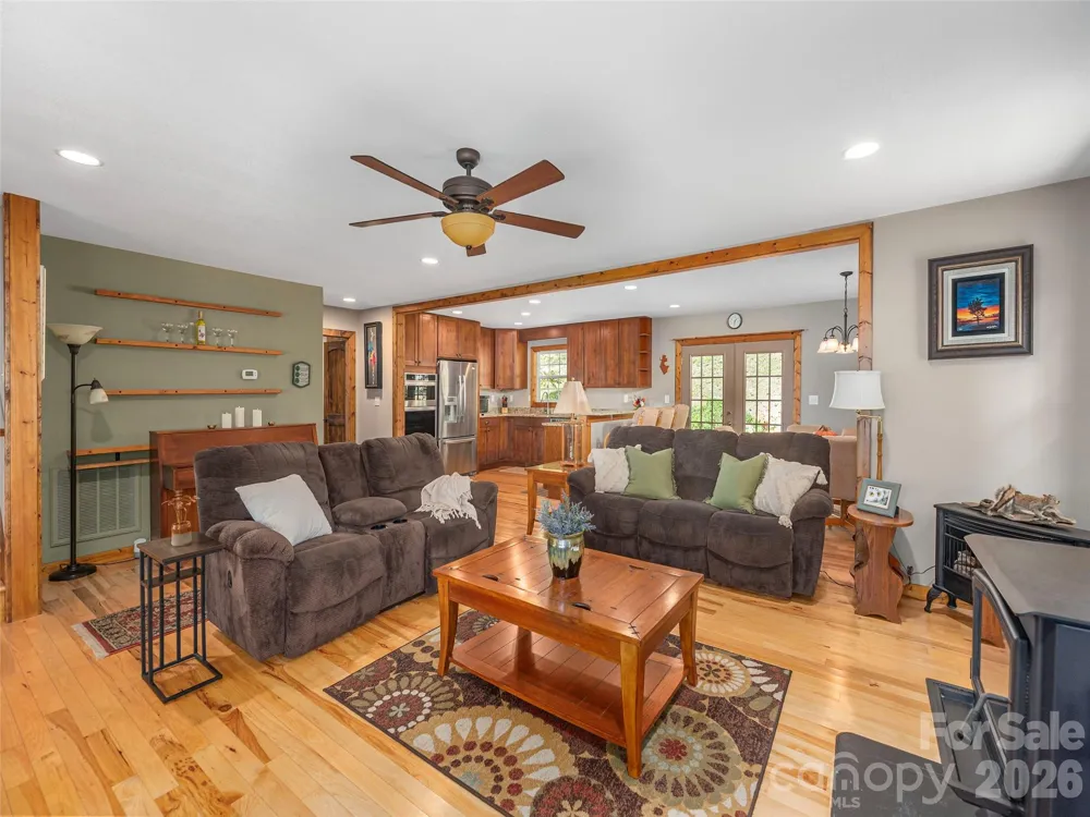27 Little Roundtop Road Clyde, NC 28721