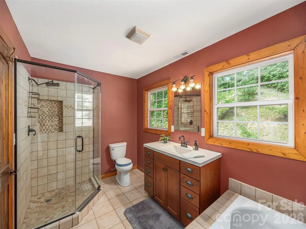 27 Little Roundtop Road Clyde, NC 28721