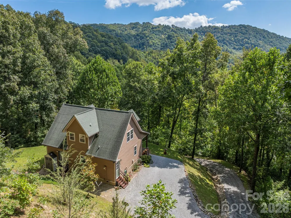 27 Little Roundtop Road Clyde, NC 28721