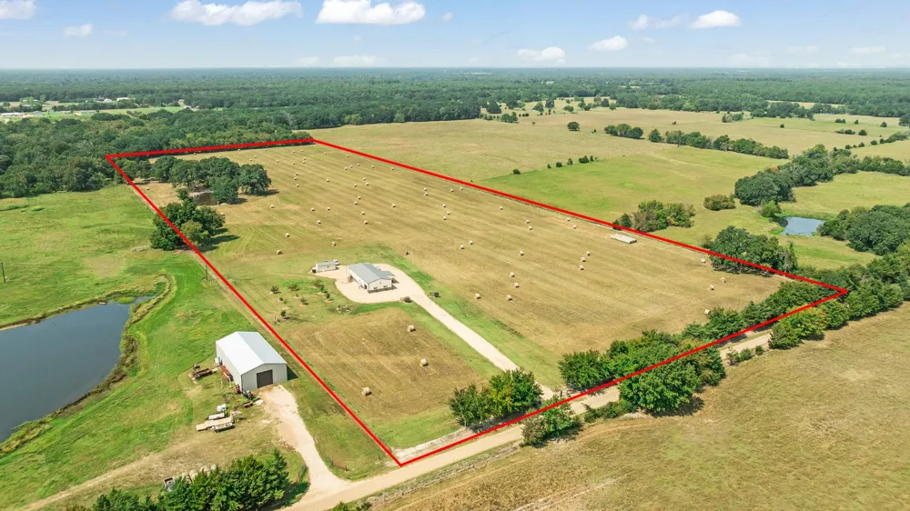 1750 County Road 34430 Sumner, TX 75486