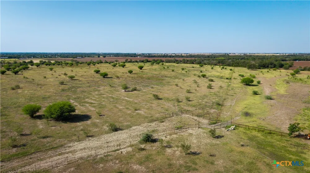 2525 Fm-2623 Seguin, TX 78155
