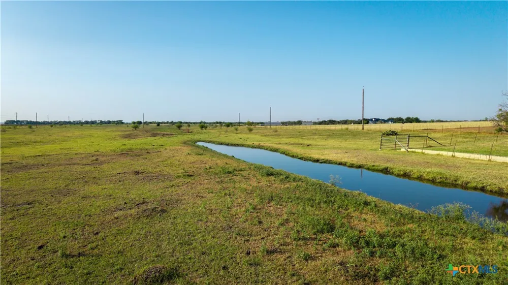 2525 Fm-2623 Seguin, TX 78155