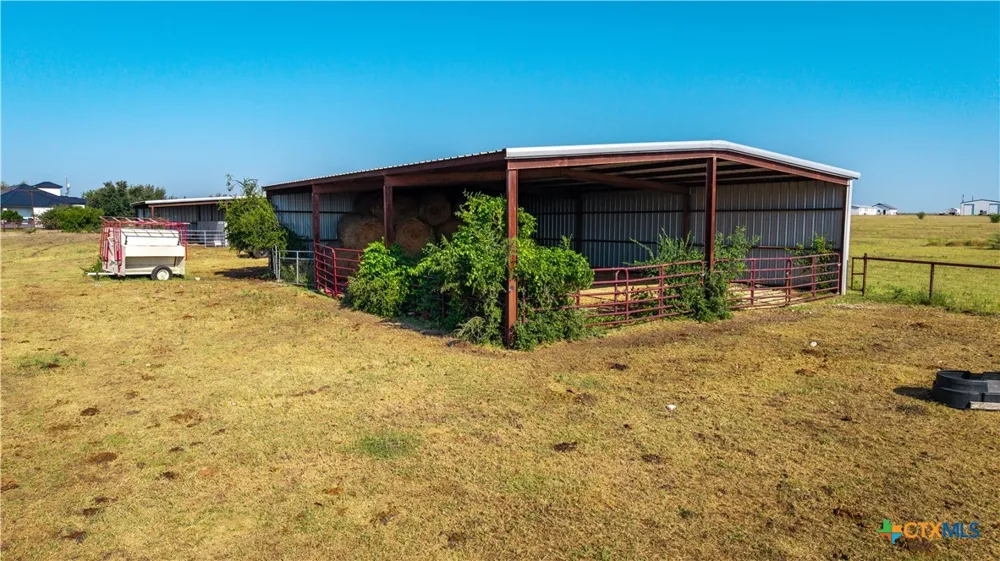 2525 Fm-2623 Seguin, TX 78155