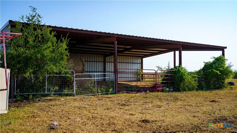 2525 Fm-2623 Seguin, TX 78155