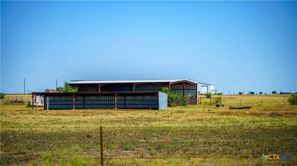 2525 Fm-2623 Seguin, TX 78155
