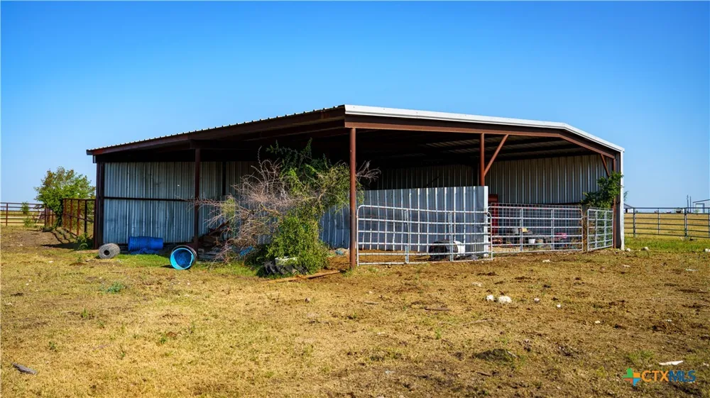 2525 Fm-2623 Seguin, TX 78155