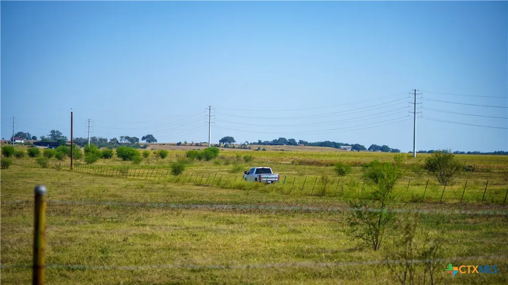 2525 Fm-2623 Seguin, TX 78155