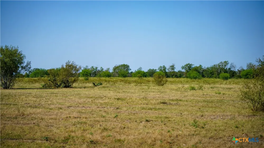 2525 Fm-2623 Seguin, TX 78155