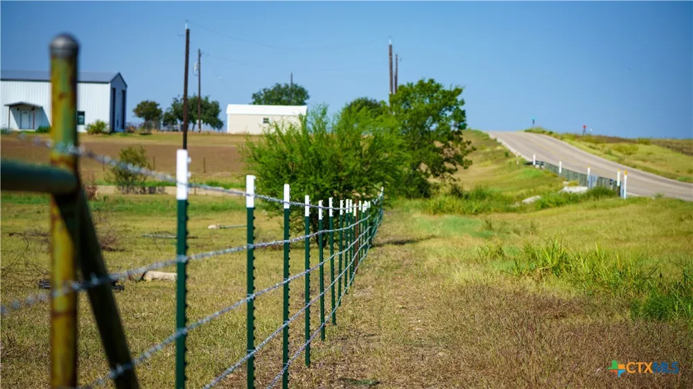 2525 Fm-2623 Seguin, TX 78155