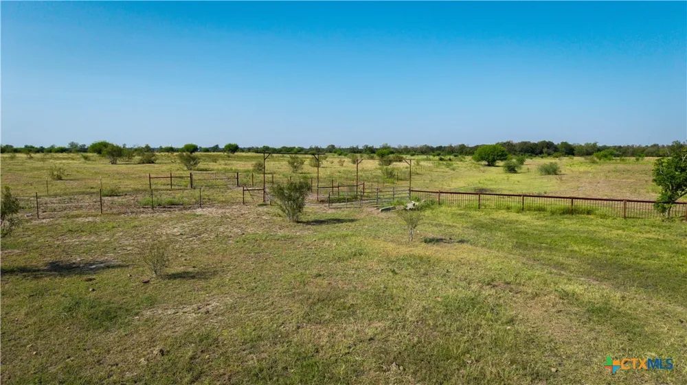 2525 Fm-2623 Seguin, TX 78155