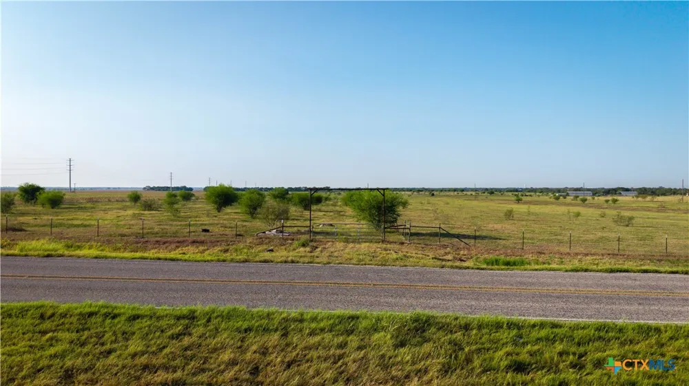 2525 Fm-2623 Seguin, TX 78155