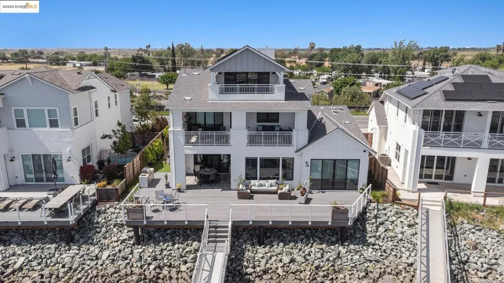 3143 Delta Coves Dr Bethel Island, CA 94511
