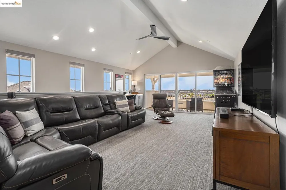 3143 Delta Coves Dr Bethel Island, CA 94511