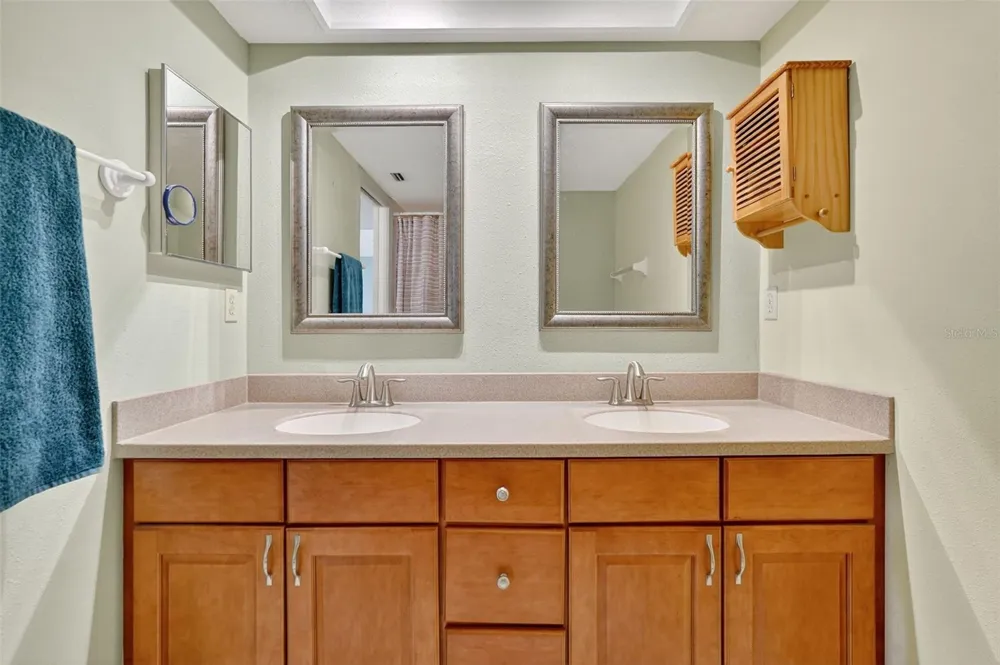 14879 SEMINOLE TRAIL Seminole, FL 33776