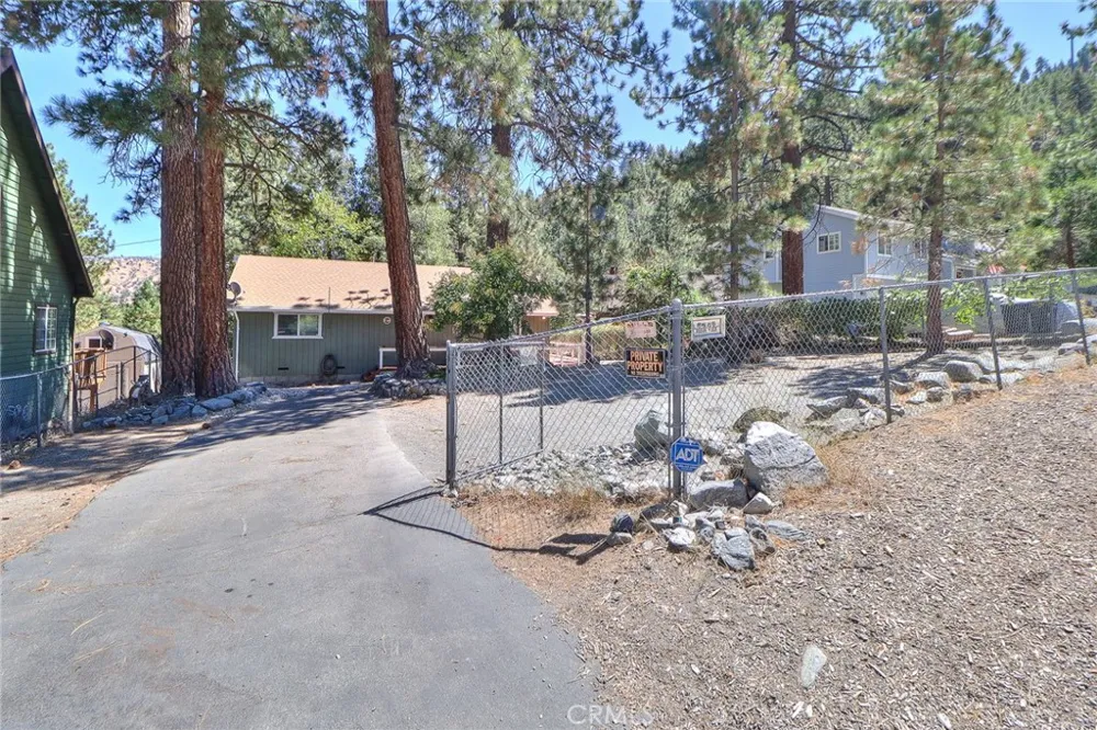5291 Orchard Dr Wrightwood, CA 92397