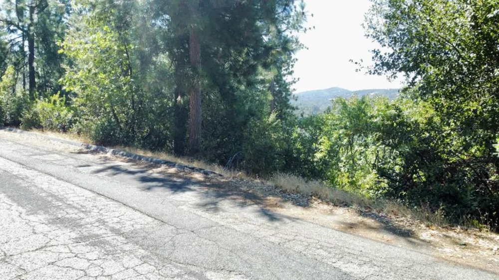 137 Deerhaven Drive Tuolumne, CA 95379