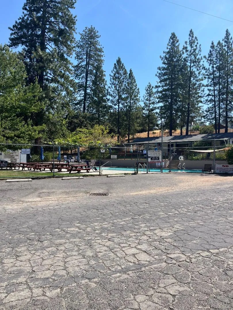 137 Deerhaven Drive Tuolumne, CA 95379