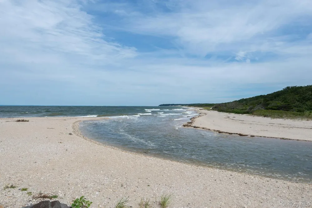 4760 Blue Horizon Bluffs Peconic, NY 11958