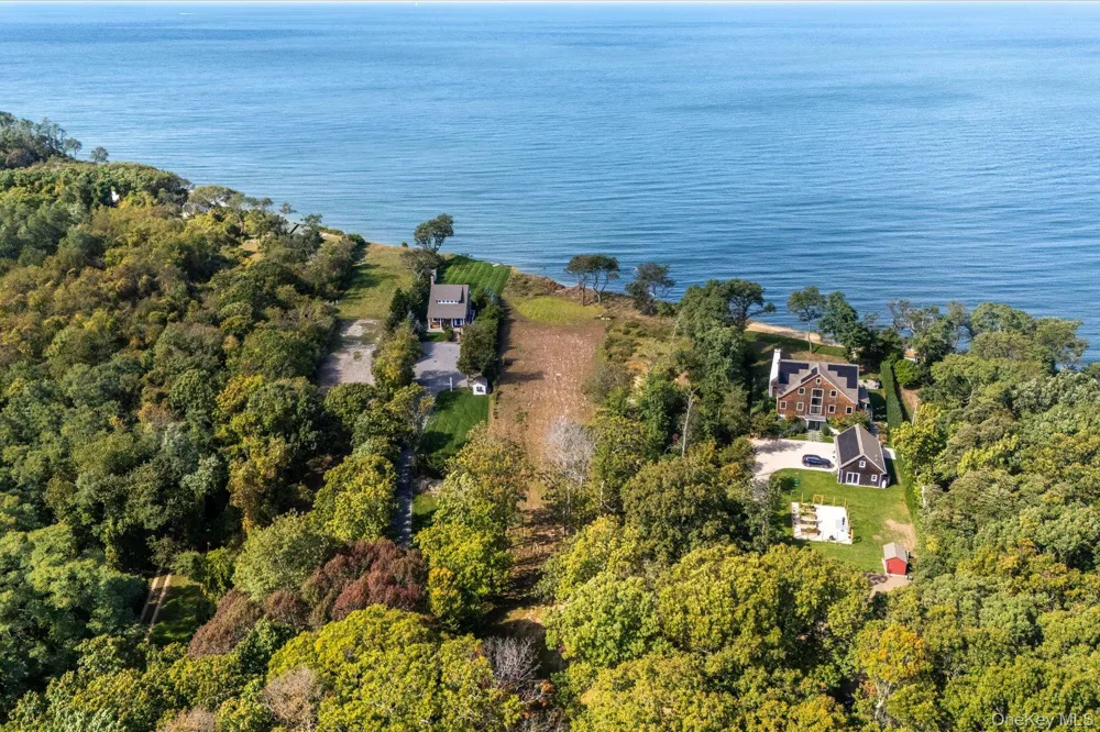 4760 Blue Horizon Bluffs Peconic, NY 11958