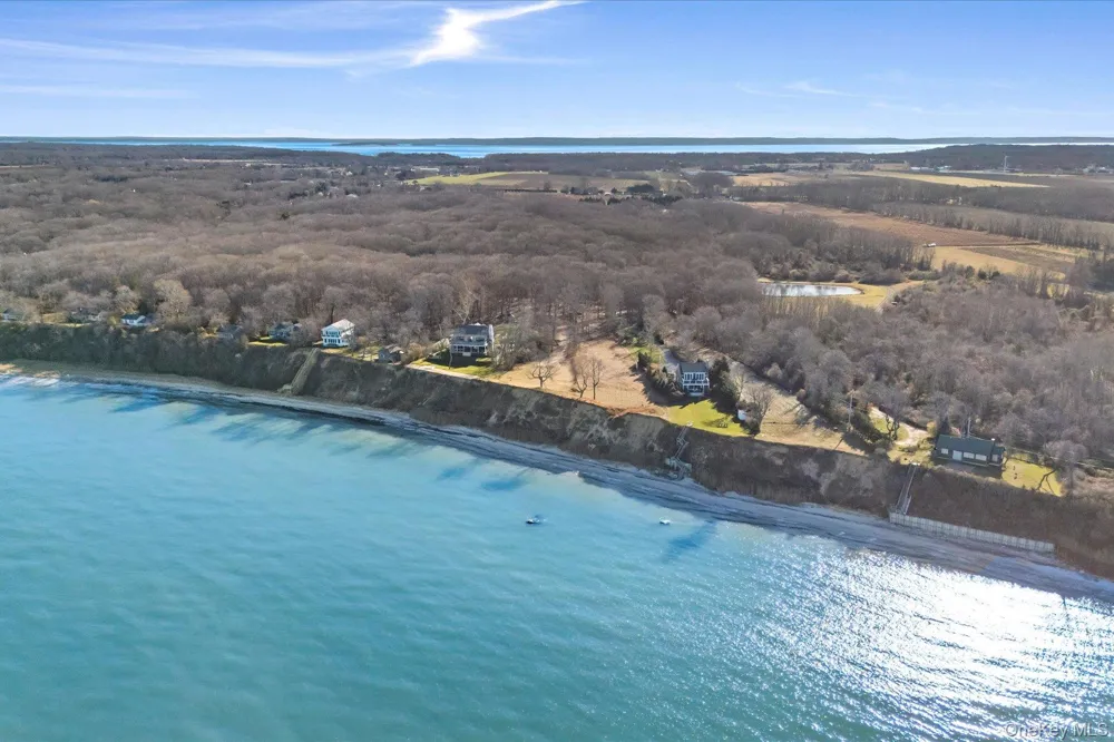 4760 Blue Horizon Bluffs Peconic, NY 11958