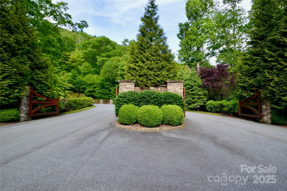 125 Stoneledge Lane #125 Blowing Rock, NC 28605