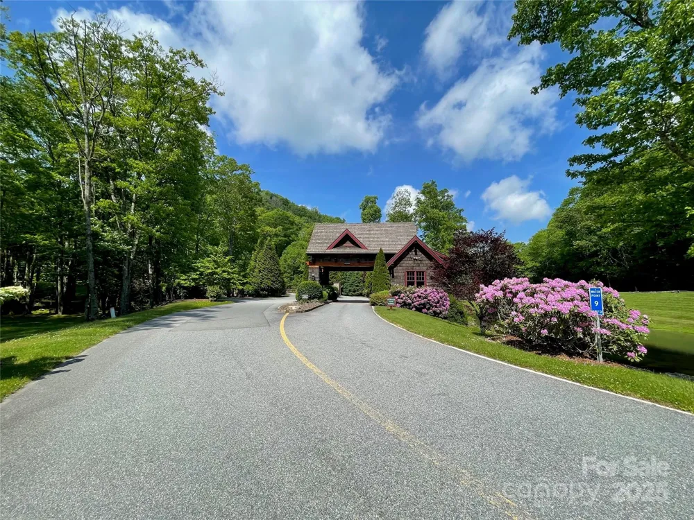 125 Stoneledge Lane #125 Blowing Rock, NC 28605
