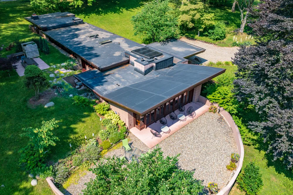 11090 Hawthorne Drive