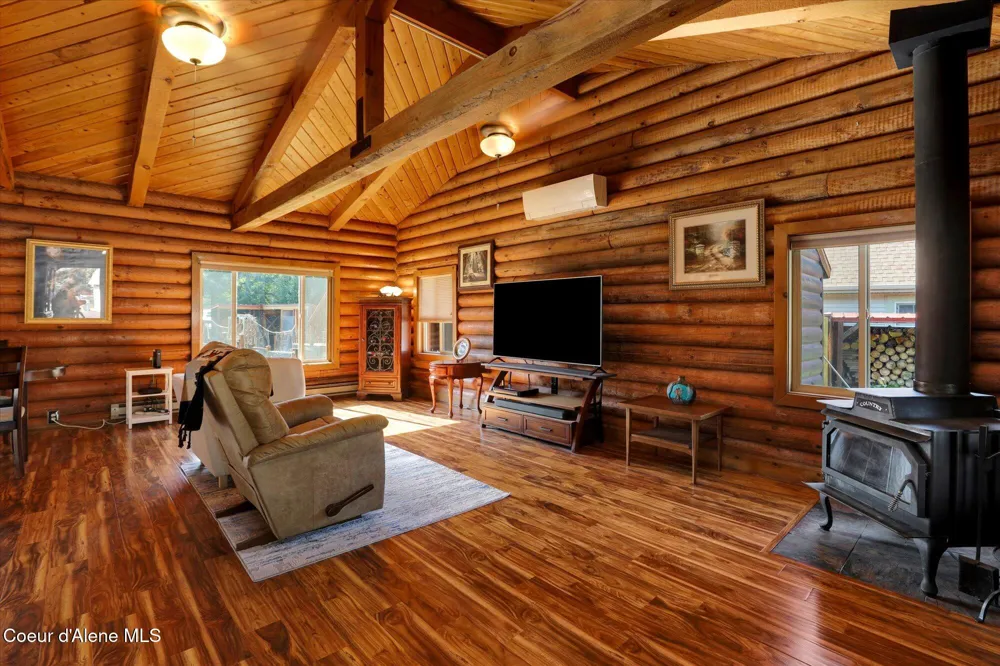 7228 W SENEQUOTEEN TRAIL Spirit Lake, ID 83869